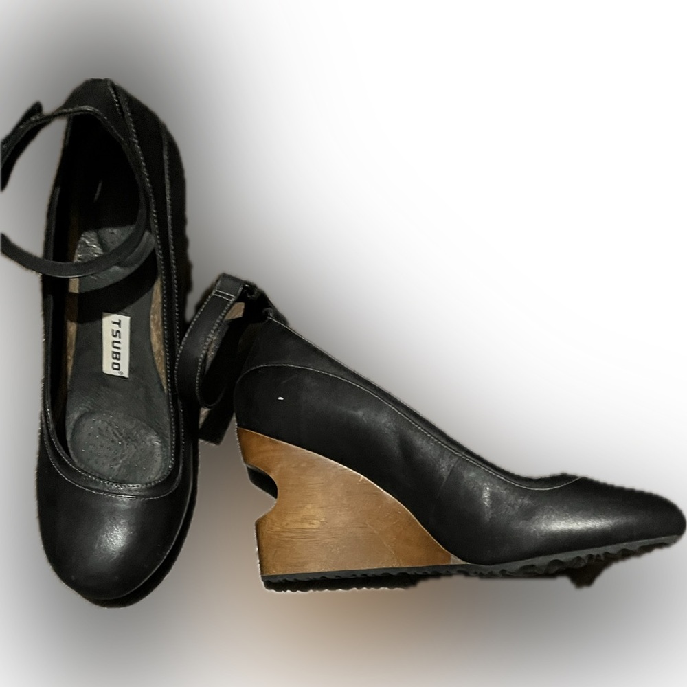 Tsubo Black High Heel Wedges with Ankle Strap - Picture 4 of 4